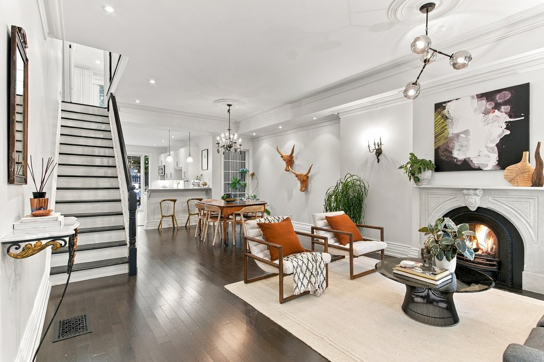 Townhouse in Toronto, Ontario, Canada 3 - 18961365