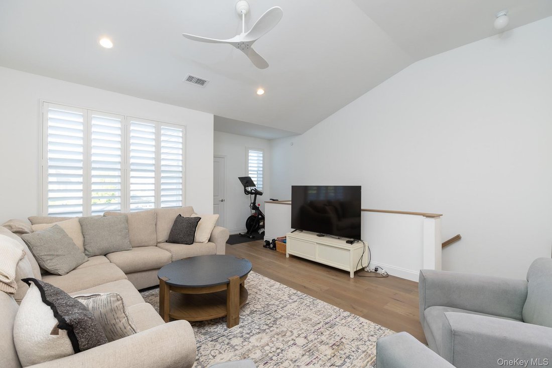 Condo in Yaphank, New York, United States 4 - 18962250