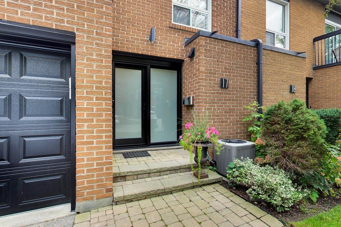 Condo in Toronto, Ontario, Canada 3 - 18961369