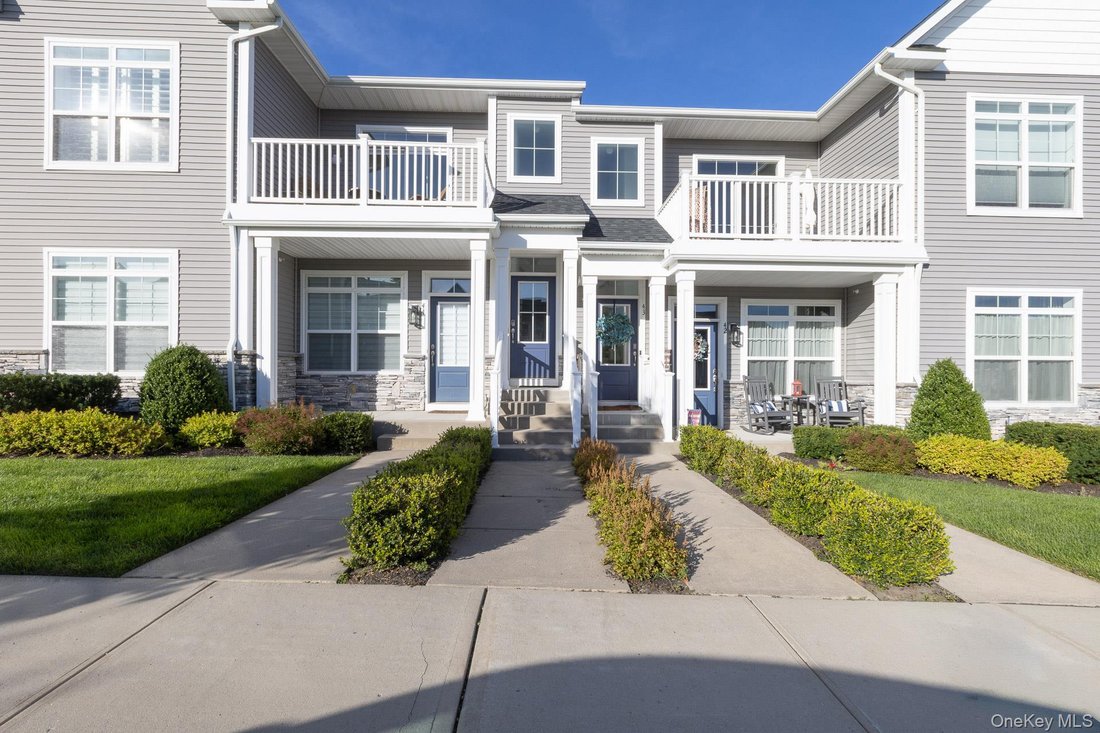 Condo in Yaphank, New York, United States 1 - 18962250
