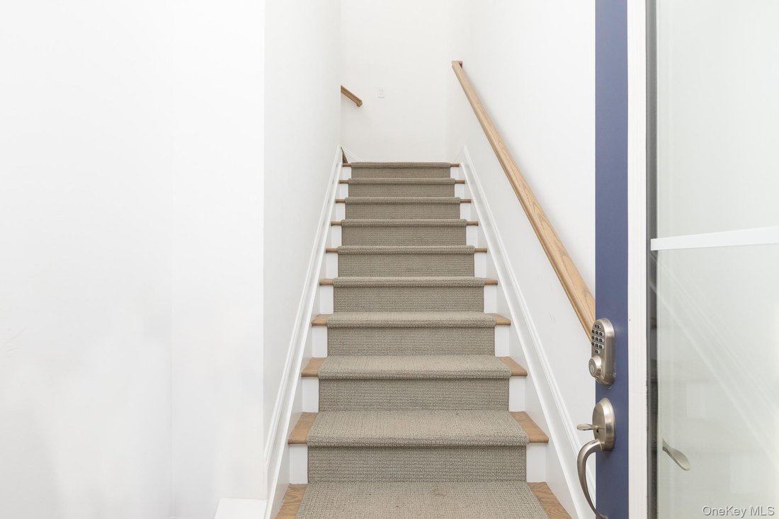 Condo in Yaphank, New York, United States 3 - 18962250