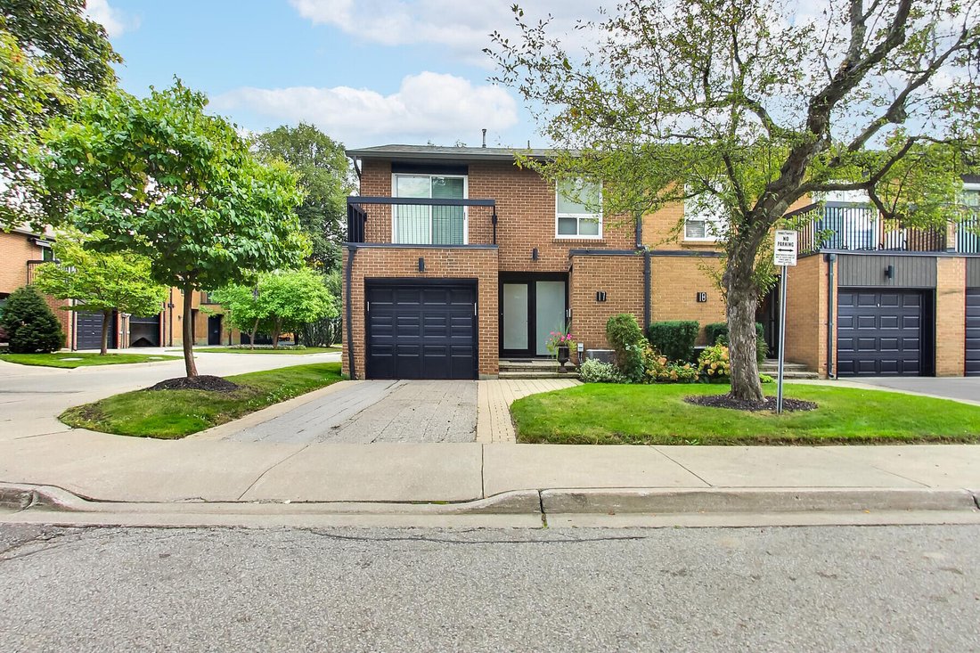 Condo in Toronto, Ontario, Canada 2 - 18961369
