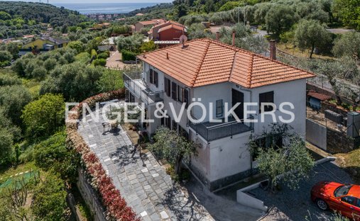 Apartment in San Bartolomeo al Mare, Liguria, Italy 1