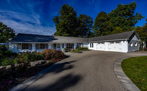 Estate in Norfolk, Ontario, Canada 1