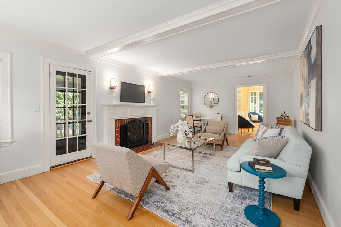 House in Belmont, Massachusetts, United States 5 - 18964049