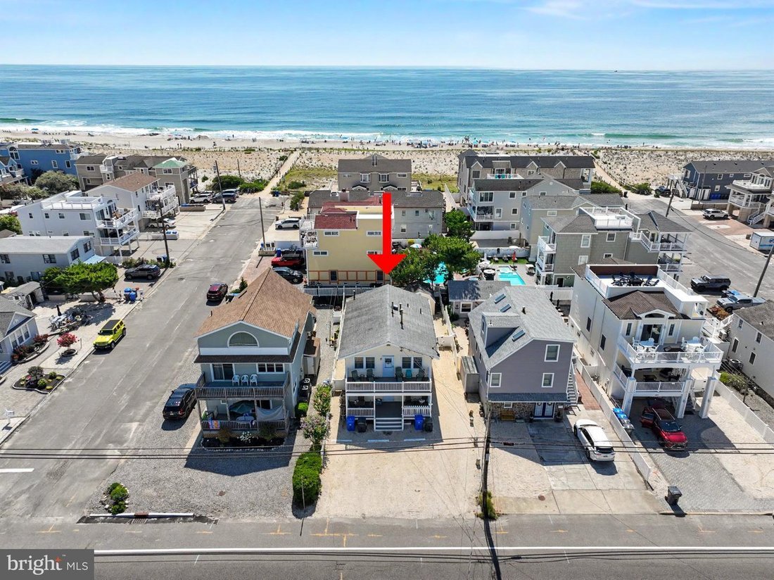House in Ship Bottom, New Jersey, United States 3 - 18964039