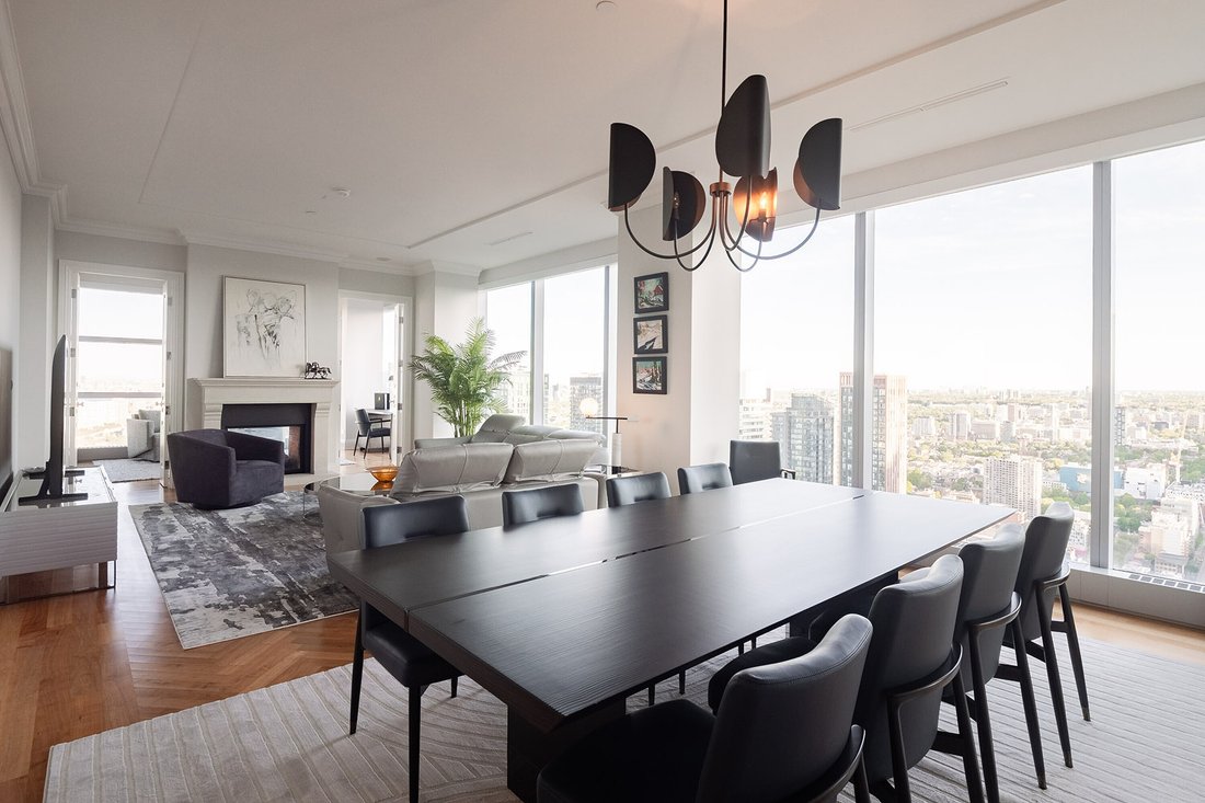 Condo in Toronto, Ontario, Canada 1 - 18964227