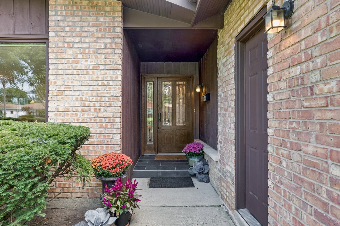 House in Skokie, Illinois, United States 2 - 18964392