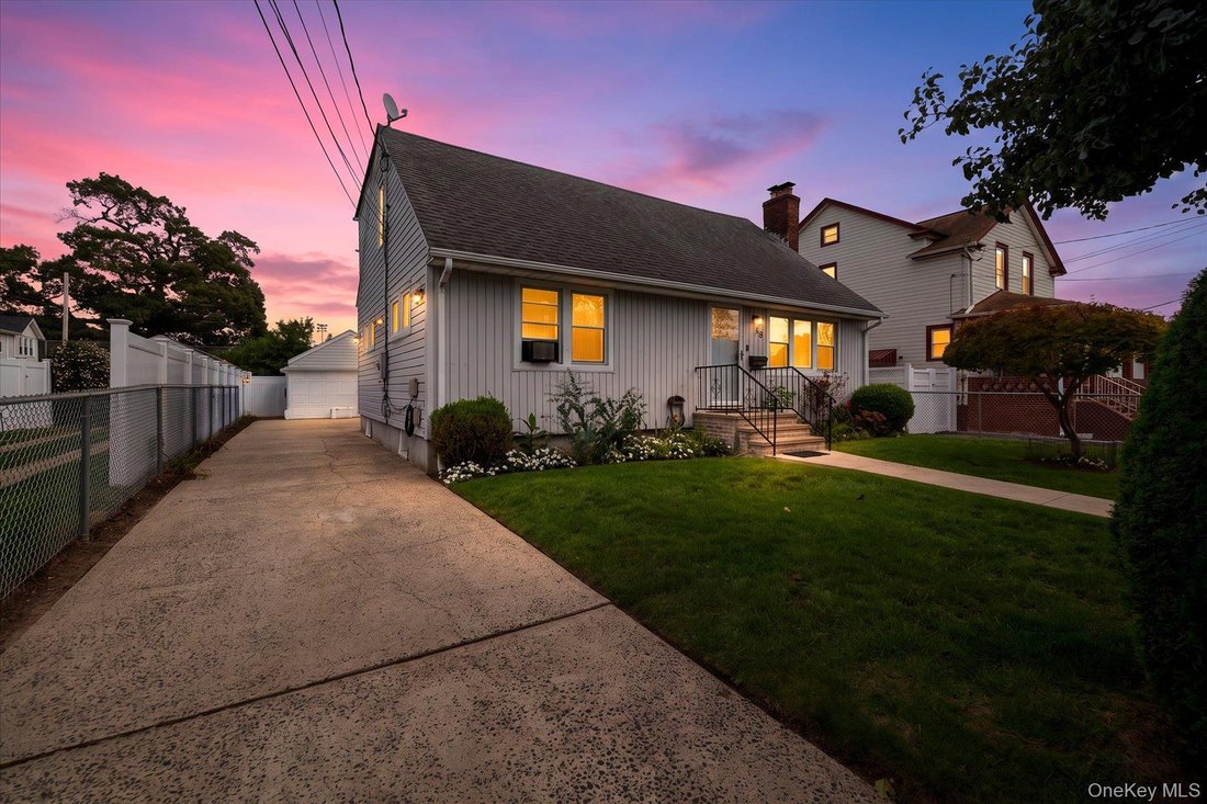 House in Freeport, New York, United States 1 - 18964040