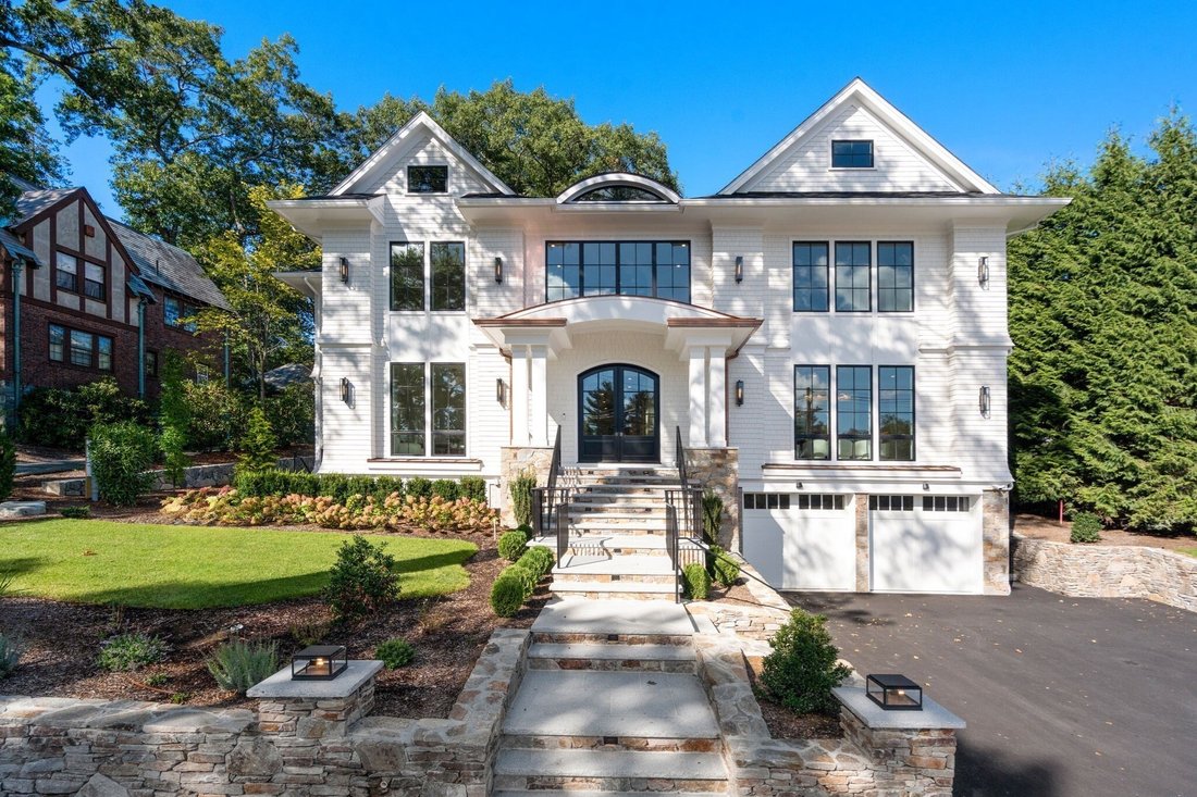 House in Newton, Massachusetts, United States 2 - 18964050