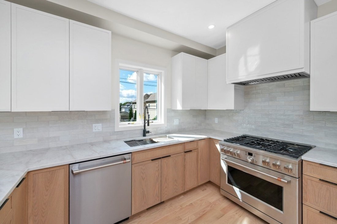 Townhouse in Waltham, Massachusetts, United States 5 - 18964053