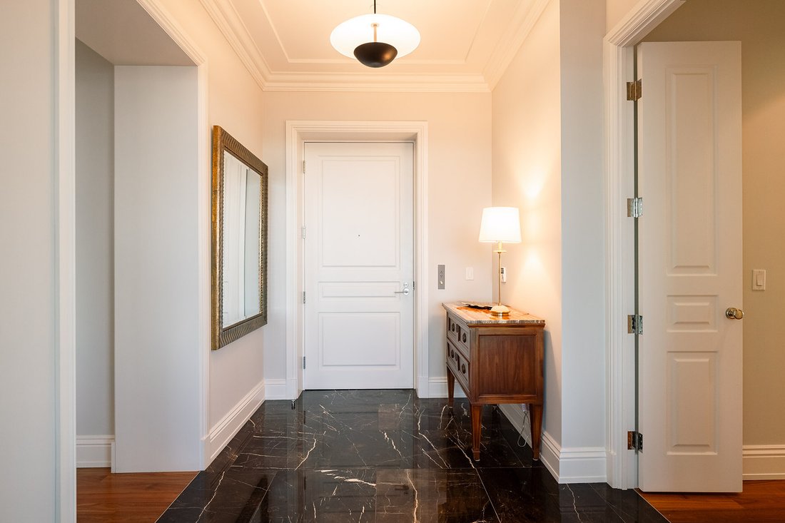 Condo in Toronto, Ontario, Canada 2 - 18964227