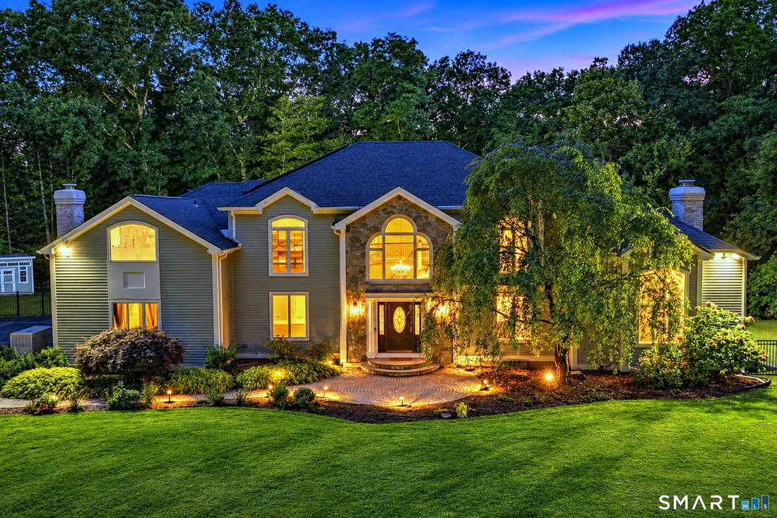 House in Trumbull, Connecticut, United States 1 - 17797955