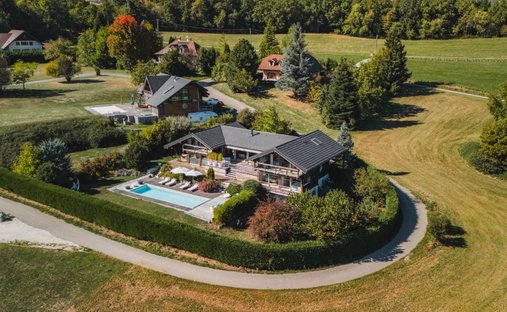 Villa in Saint-Martin-Bellevue, Filliere, France 1