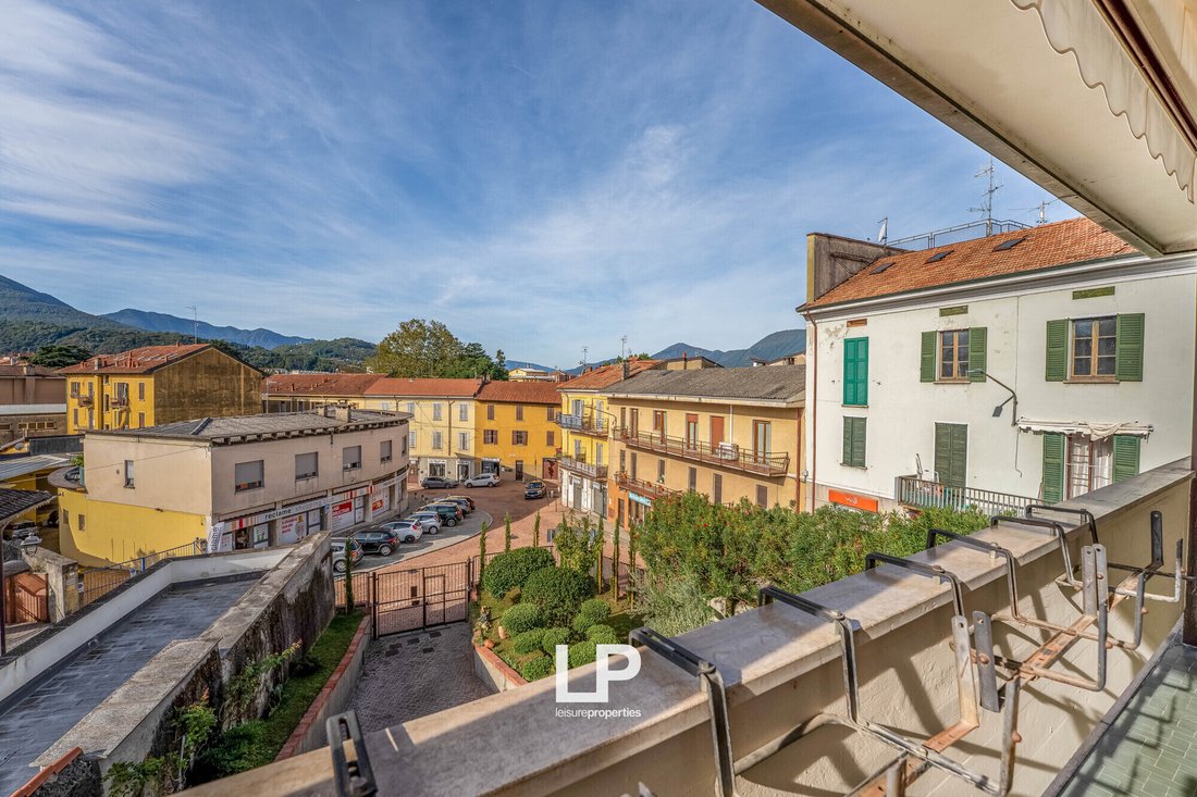House in Luino, Lombardy, Italy 5 - 18965581