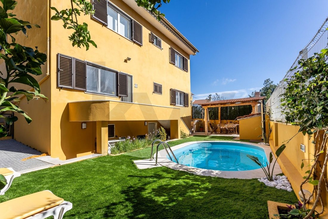Townhouse in Ramada e Canecas, Lisbon, Portugal 1 - 18974781
