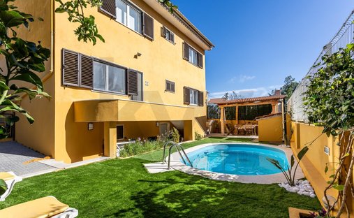Townhouse in Ramada e Canecas, Lisbon, Portugal 1