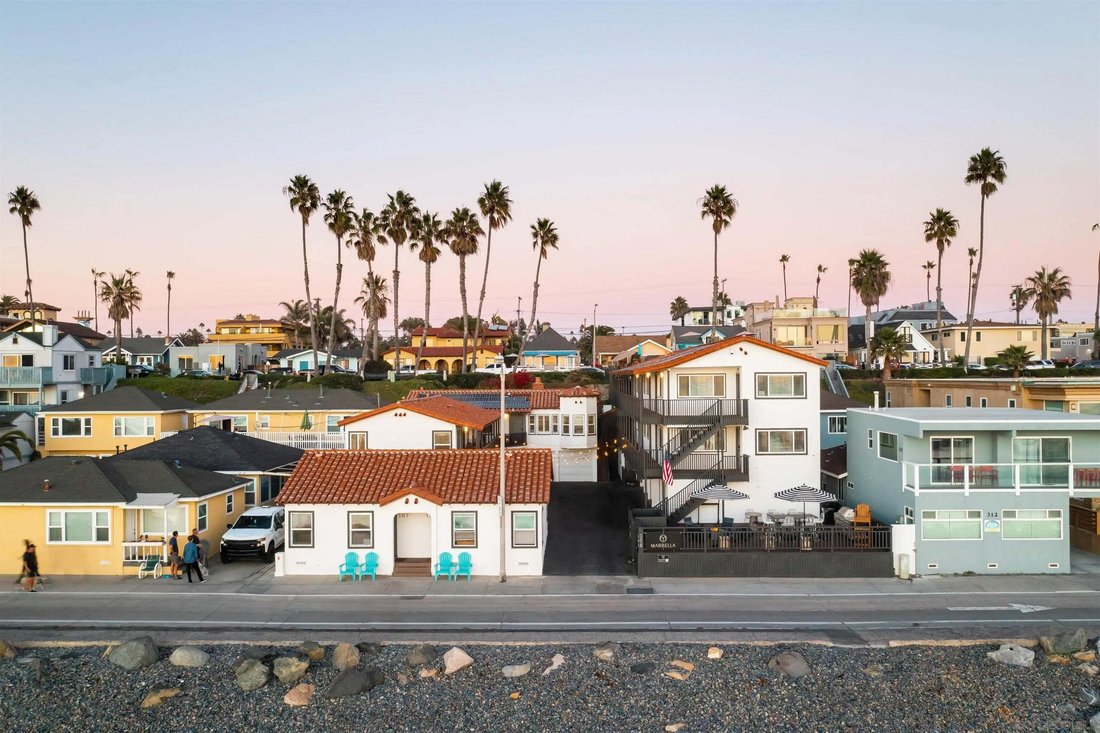 Oceanside, California, United States 2 - 18970642