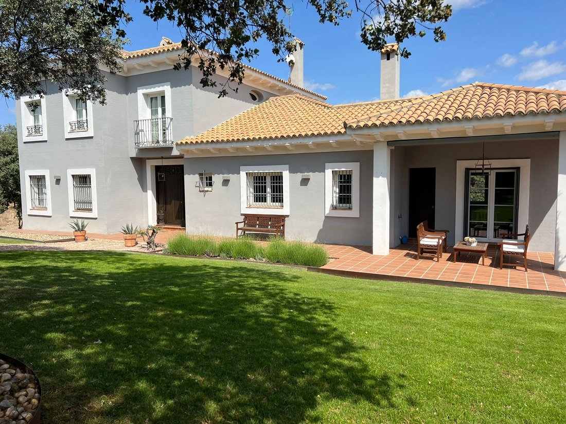 Chalet in Fuencarral-El Pardo, Madrid, Spain 3 - 18974027