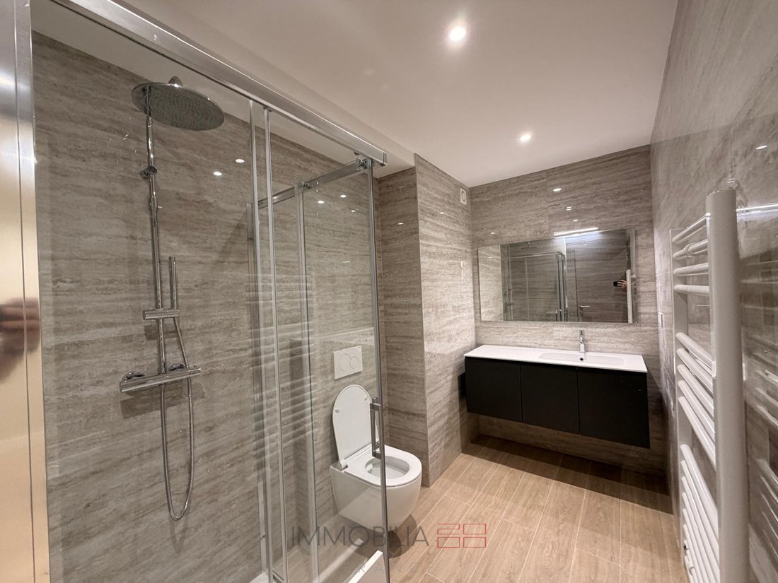 Estate in Nice, Provence-Alpes-Côte d'Azur, France 4 - 16114778