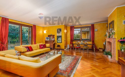 Villa in Stezzano, Lombardy, Italy 1