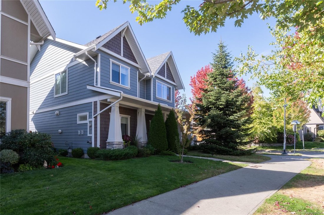 House in Colwood, British Columbia, Canada 2 - 18979531
