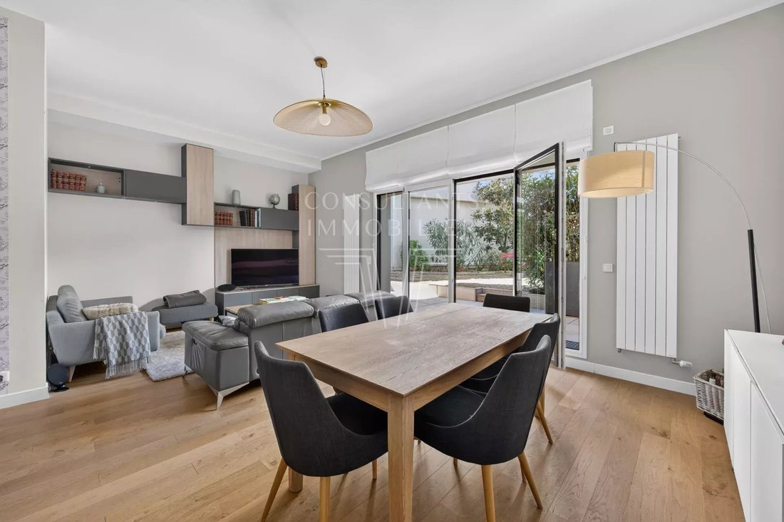 Apartment in Square Girault, Levallois-Perret, France 3 - 18965807