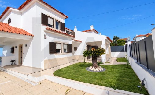 House in Fernao Ferro, Setubal, Portugal 1