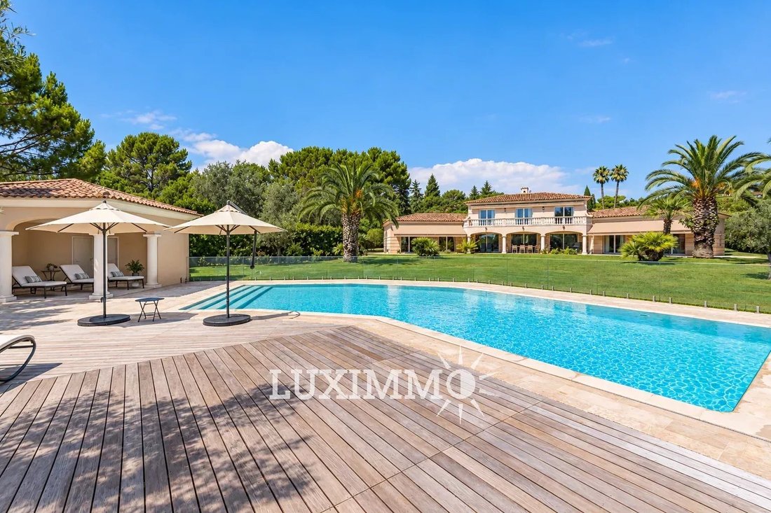 Villa en Mougins, Provenza-Alpes-Costa Azul, Francia 2 - 18448254