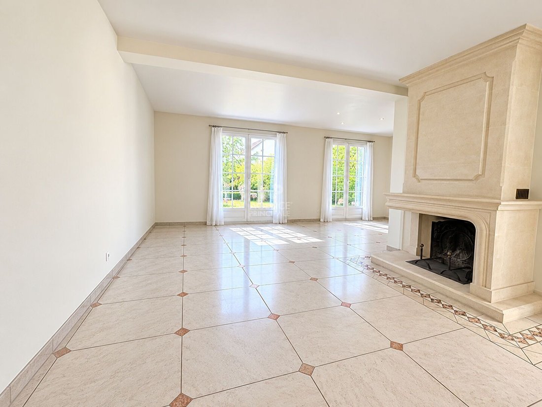 House in Basses Roches, Conflans-Sainte-Honorine, France 5 - 18971106