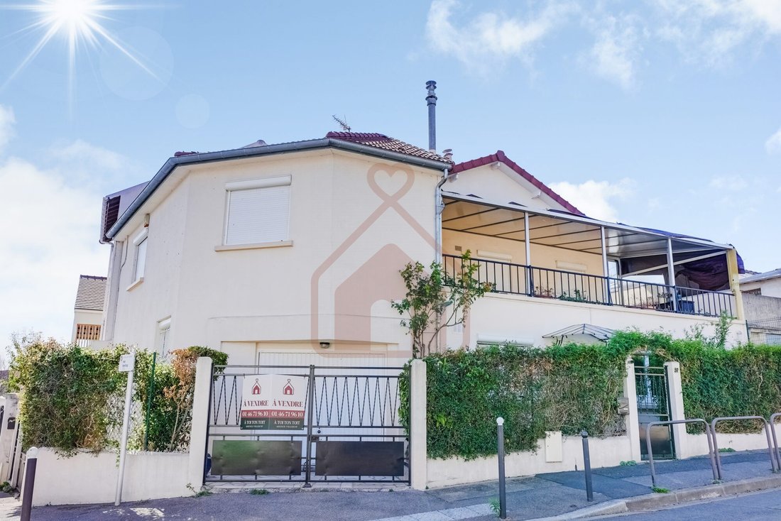 House in Villejuif, Ile-de-France, France 1 - 18978740