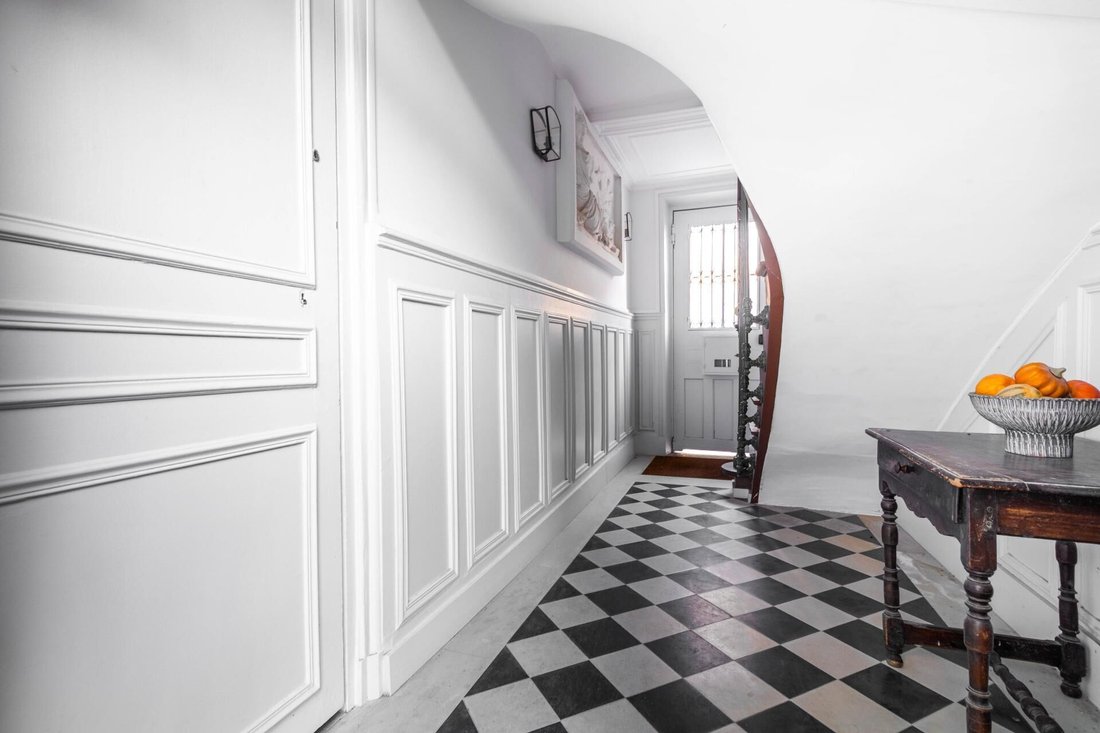 Apartment in Domaine National du Château, Versailles, France 1 - 18975327