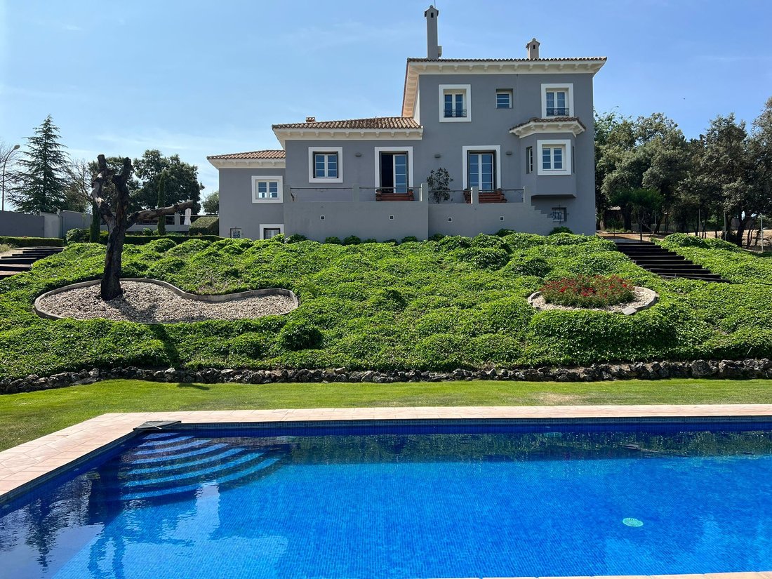 Chalet in Fuencarral-El Pardo, Madrid, Spain 5 - 18974027