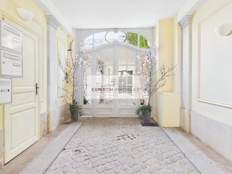 Apartment in Domaine National du Château, Versailles, France 2 - 18977938