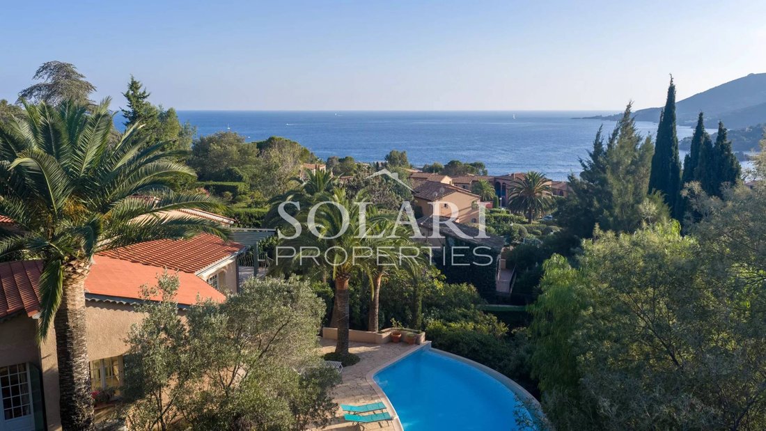 Villa in Théoule-sur-Mer, Provence-Alpes-Côte d'Azur, France 2 - 17619155