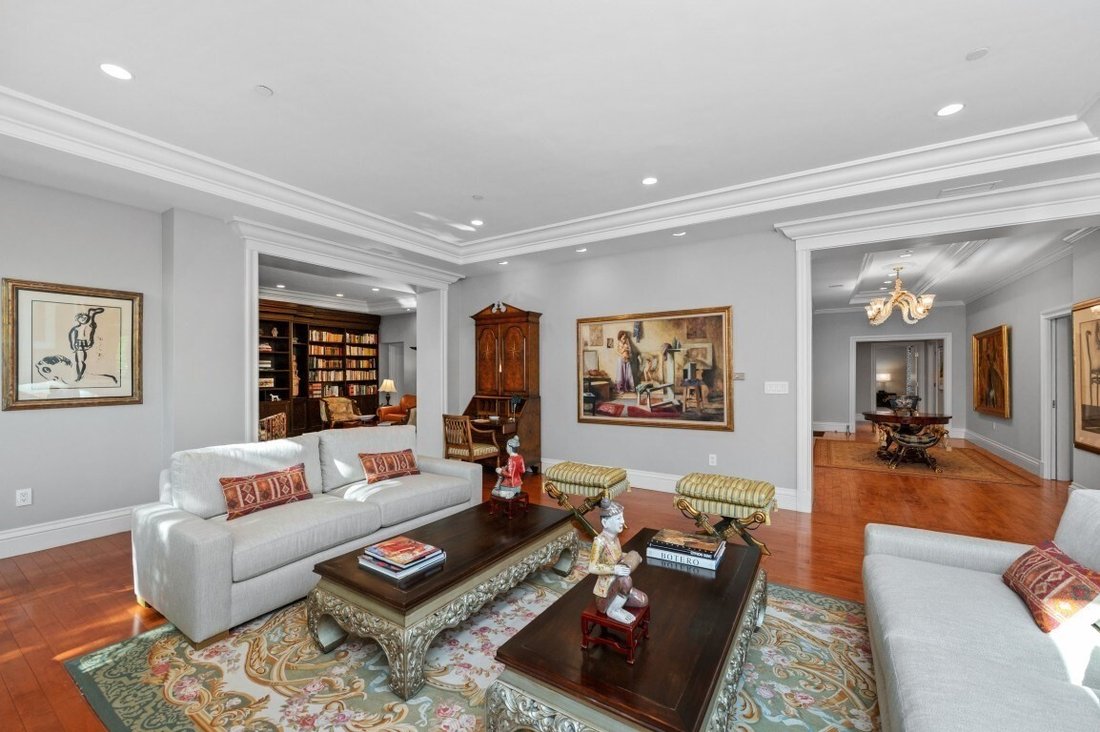 Condo in Brookline, Massachusetts, United States 4 - 18973232