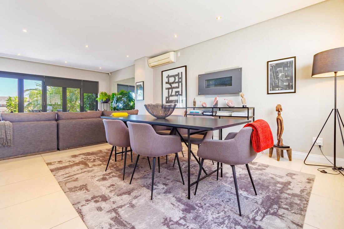 Country House in Sea Point, Atlantic Seaboard, Cape Town 5 - 18972431