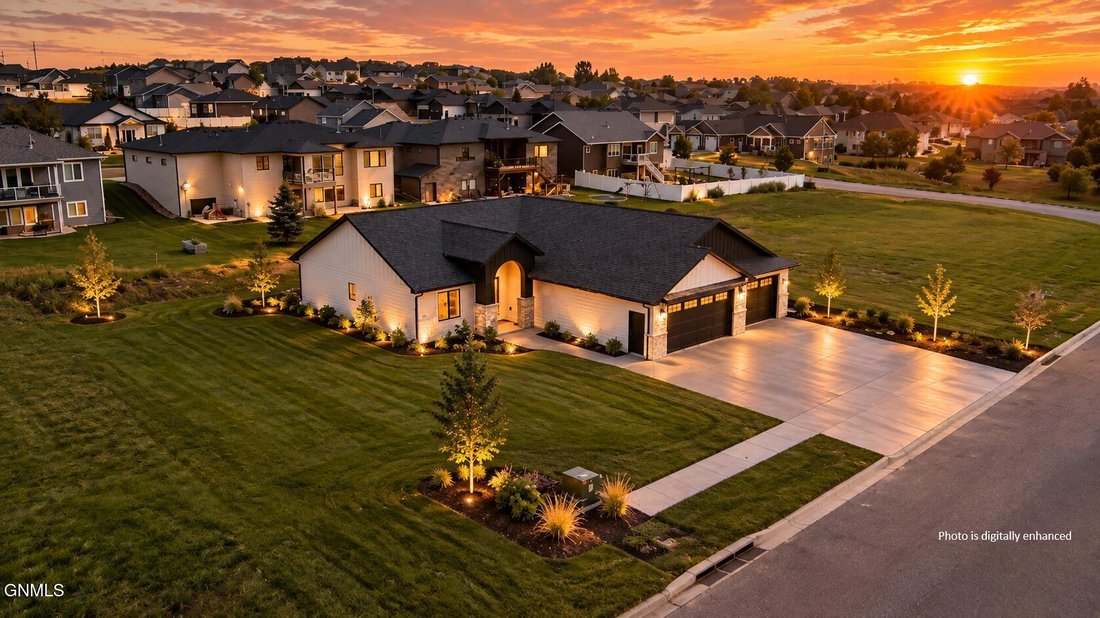 House in Bismarck, North Dakota, United States 2 - 18605931