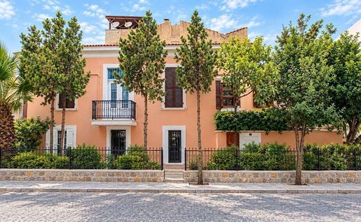Villa in İzmir, İzmir, Turkey 1