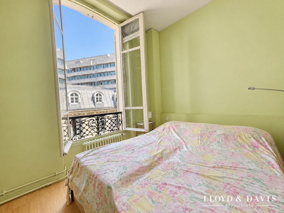 Apartment in Elysées-Madeleine, Paris 8e Arrondissement, Paris 4 - 18973011