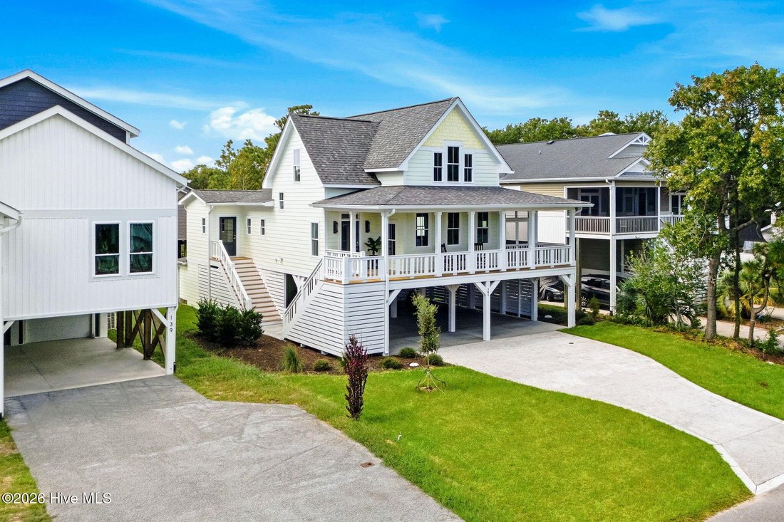 House in Oak Island, North Carolina, United States 4 - 18446799