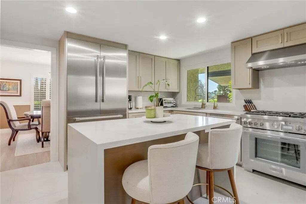 Condo in Signal Hill, California, United States 1 - 18970608