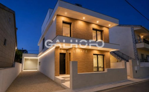 House in Santa Iria de Azoia, Sao Joao da Talha e Bobadela, Lisbon, Portugal 1