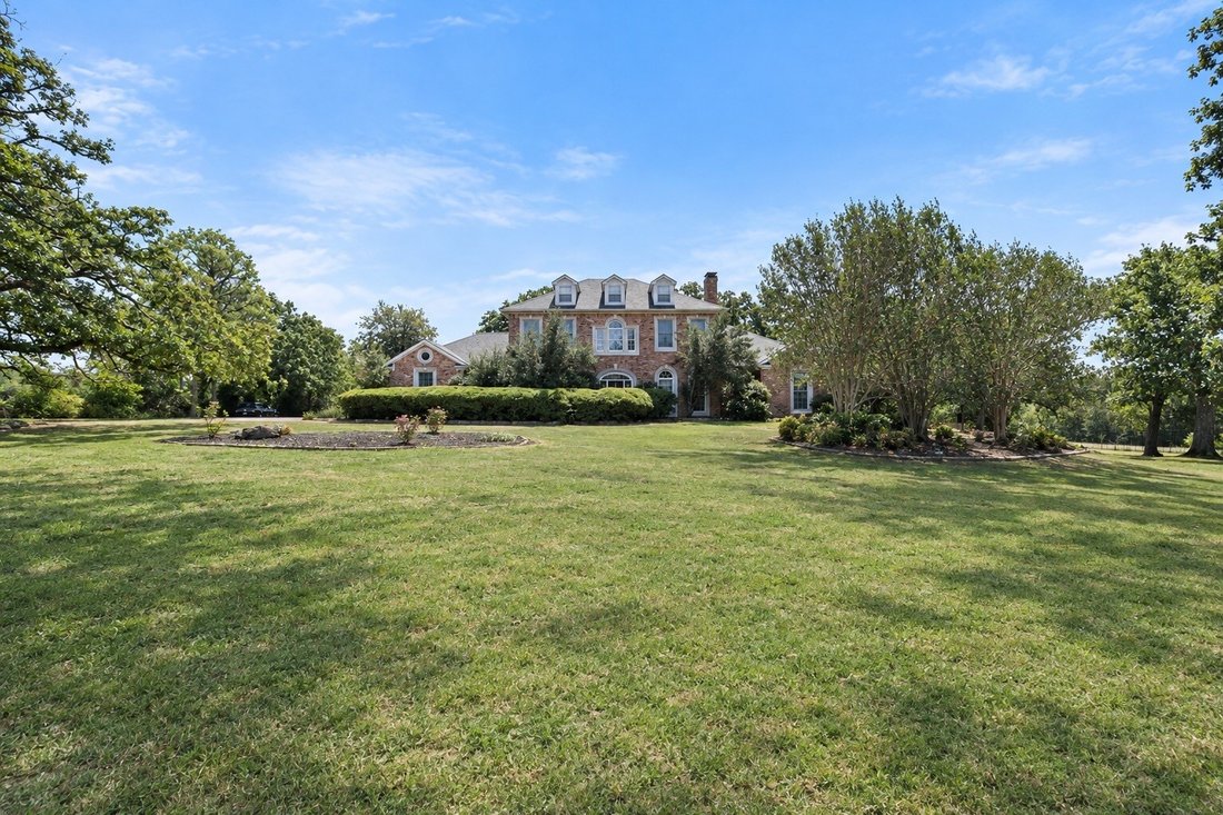 House in Corsicana, Texas, United States 4 - 18977738
