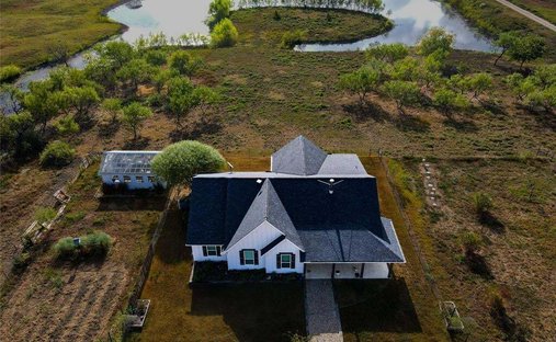 Farm Ranch in Buckholts, Texas, United States 1
