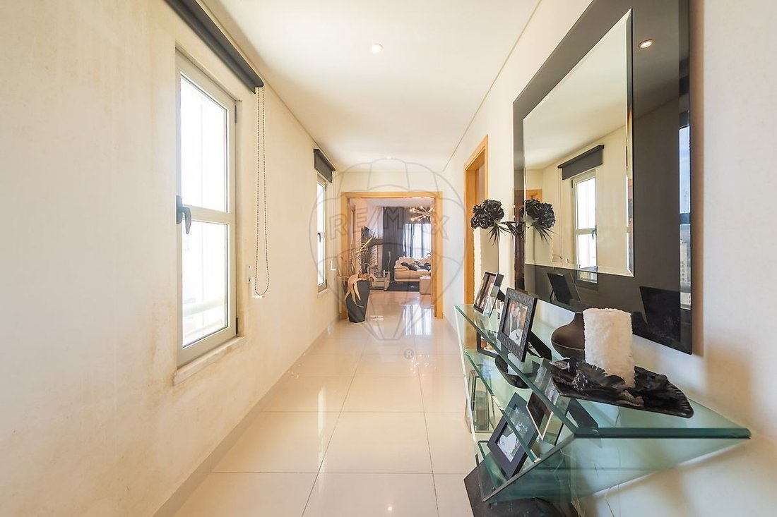 Apartment in Rio de Mouro, Lisbon, Portugal 3 - 18965419