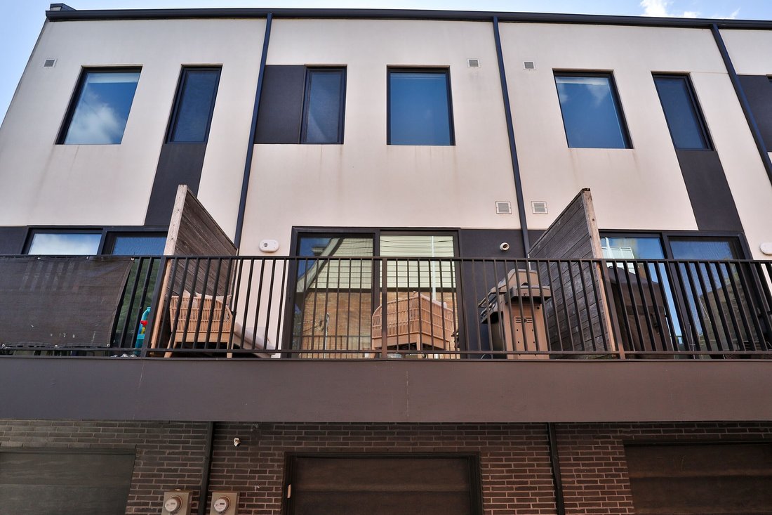 Townhouse in Toronto, Ontario, Canada 1 - 18974433