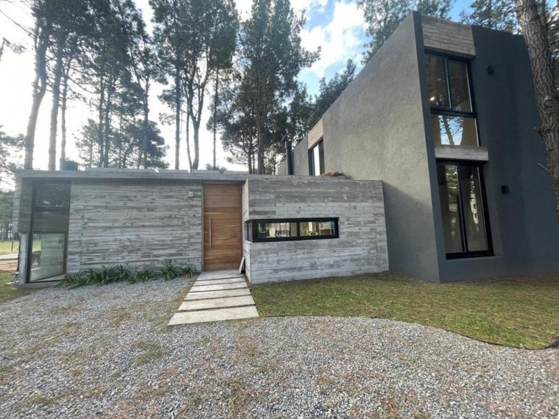House in Pinamar, Buenos Aires Province, Argentina 4 - 18980897
