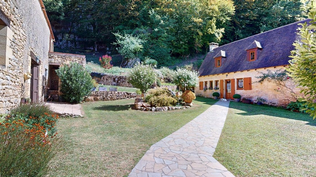 House in Les Eyzies-de-Tayac-Sireuil, Les Eyzies, France 1 - 18981411