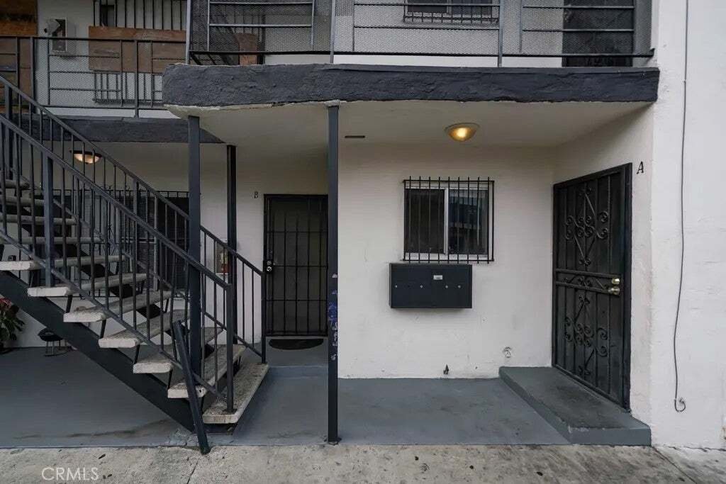 Compton, California, United States 5 - 18970652